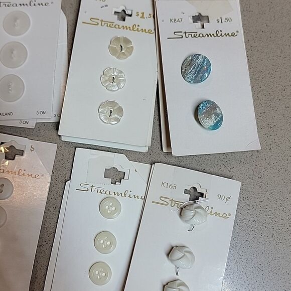 Streamline Vintage Assorted Buttons - Picture 3 of 7